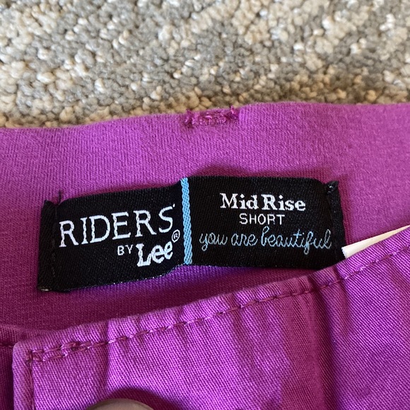 NWOT Lee Jeans shorts. - Picture 2 of 6